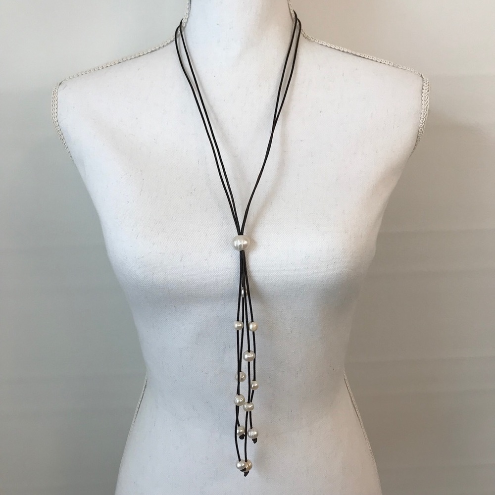 Freshwater Pearl / Leather Cord Necklace Set